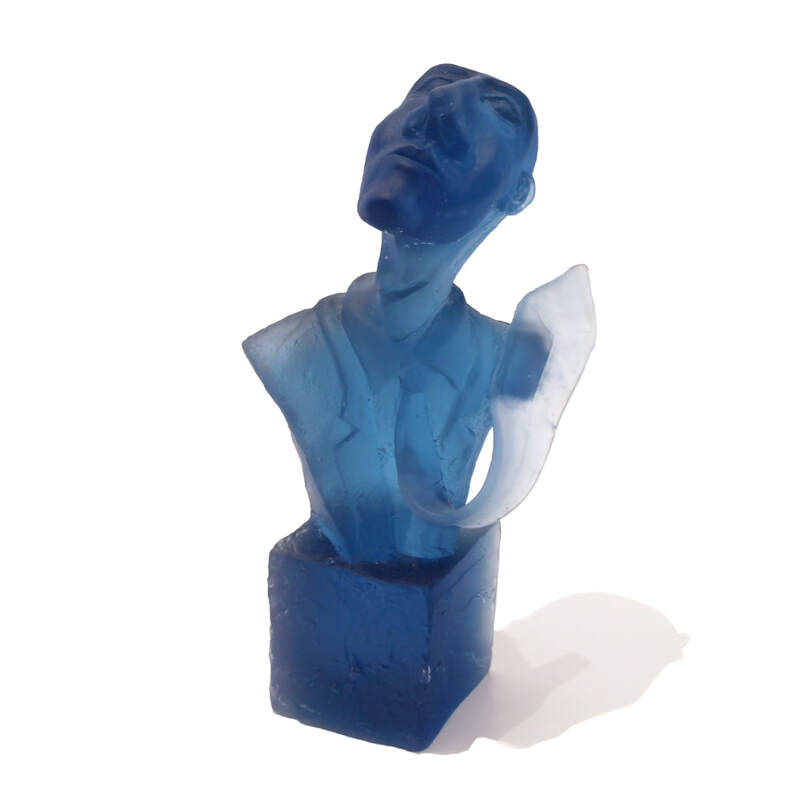 Graeme Hitchcock, "Man Looking with Flying Tie", Cast Glass, 320 x 160 x 130mm, 2023