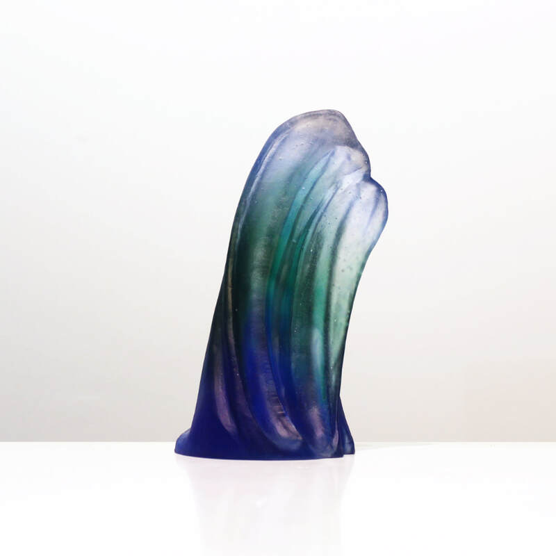 John Abramczyk, "Wave", Cast Glass, 200 x 100 x 100mm, 2023