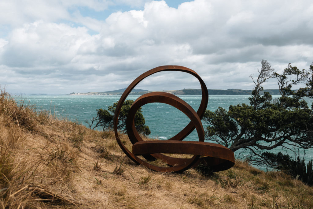 Julie Moselen, Continuum Amplas (2022). Sculpture on the Gulf, Waiheke, Auckland. [Photo Credit: Peter Rees ]